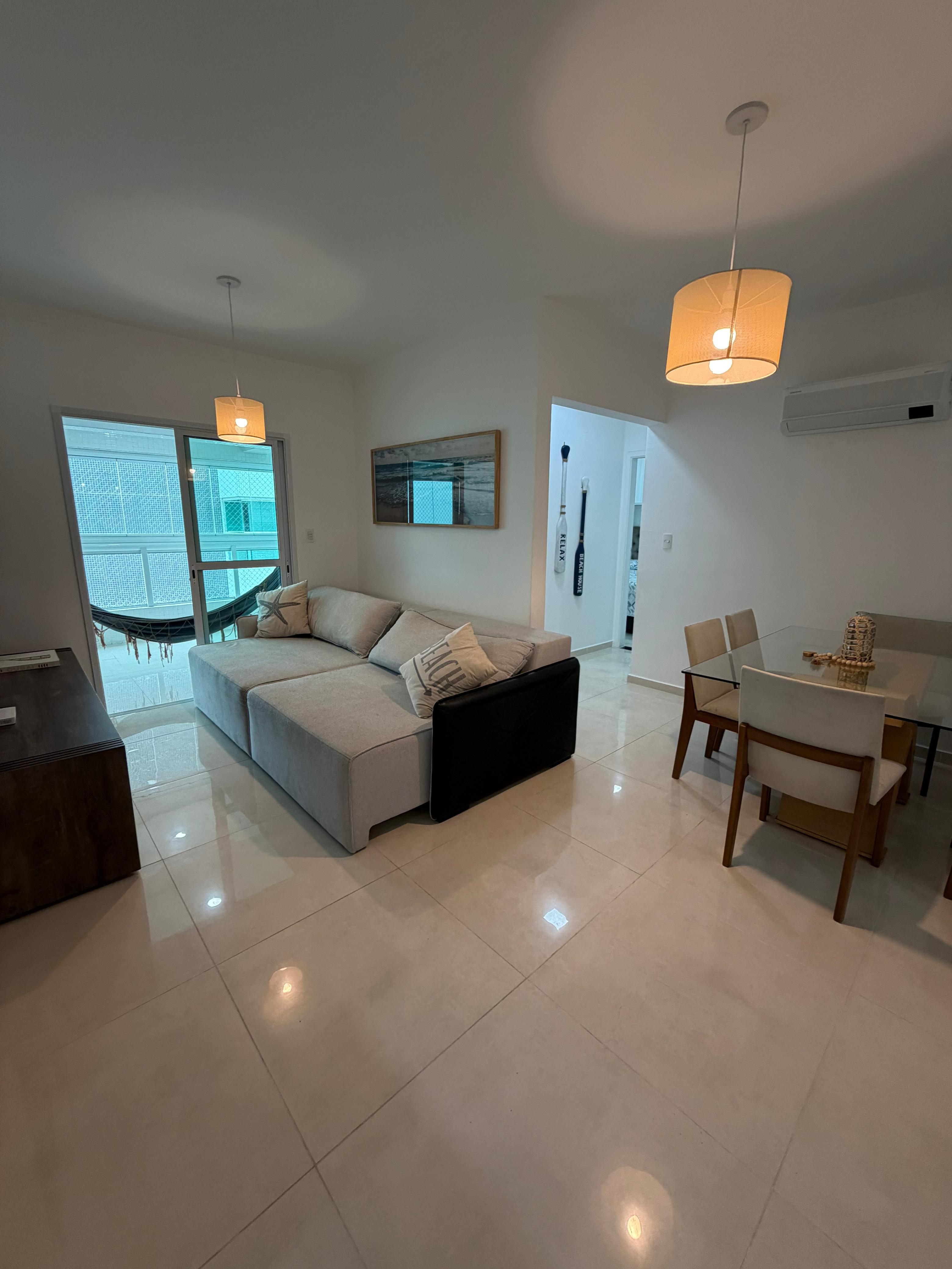 Sala vista de outro ângulo